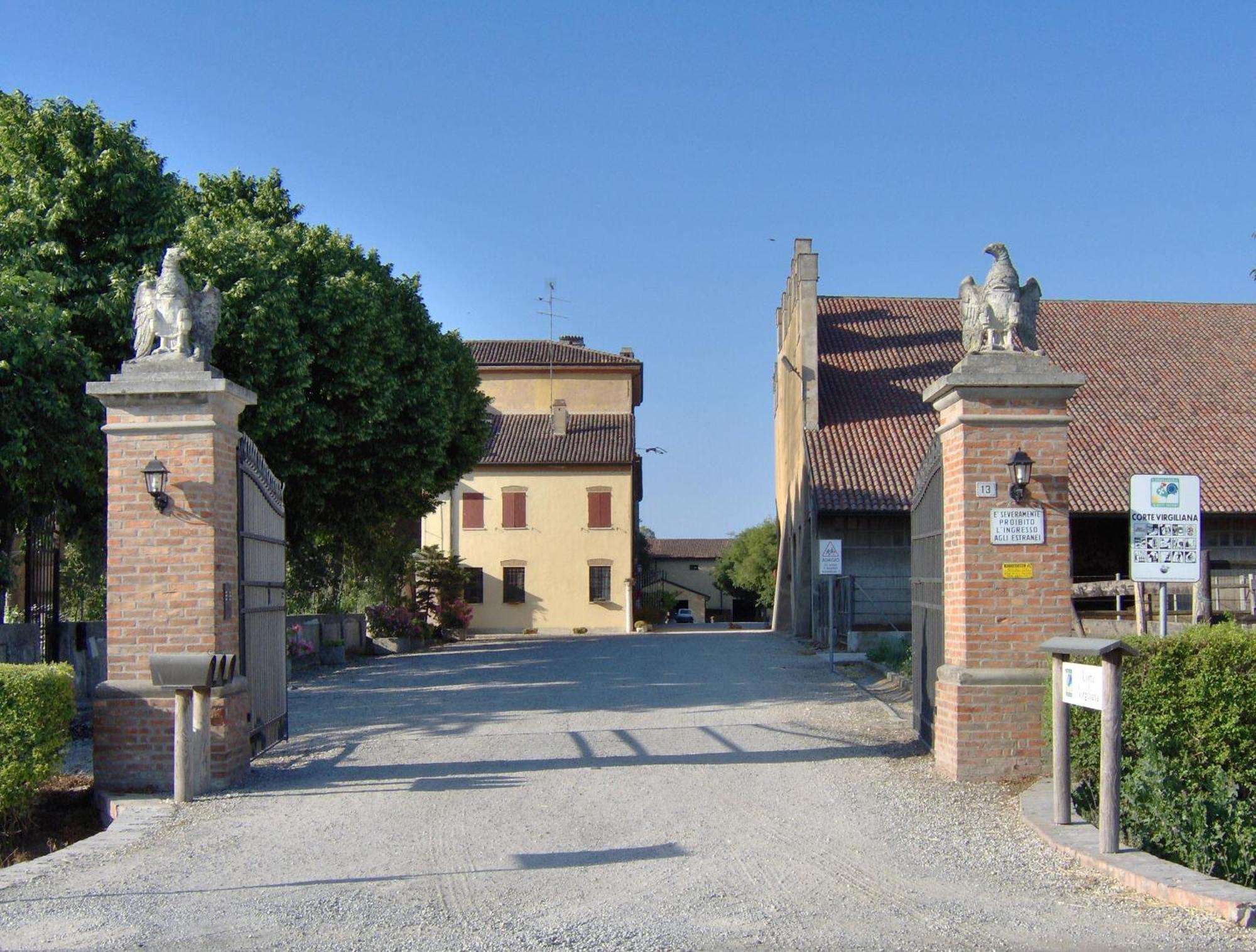 Agriturismo Corte Virgiliana Virgilio Стая снимка